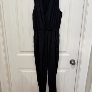 Chic Black Sleeveless Jumpsuit